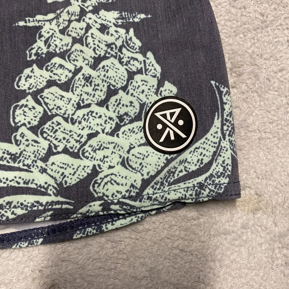 Roark‎ Revival Board Shorts Mens 30 Pineapple Print Savage Unlined Drawstring